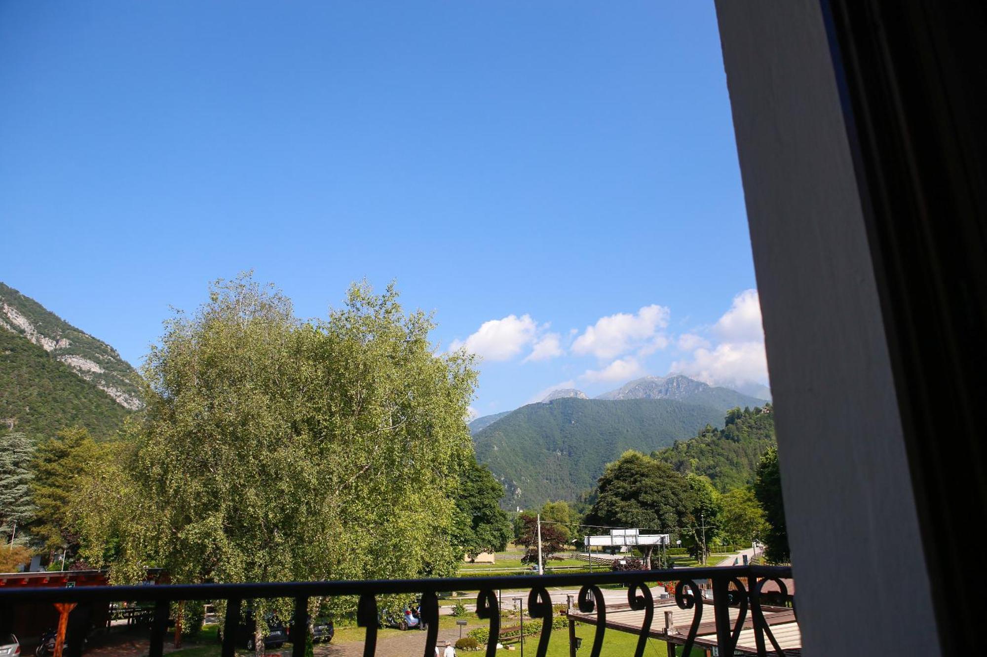 Hotel Lido Pieve Di Ledro Exterior foto